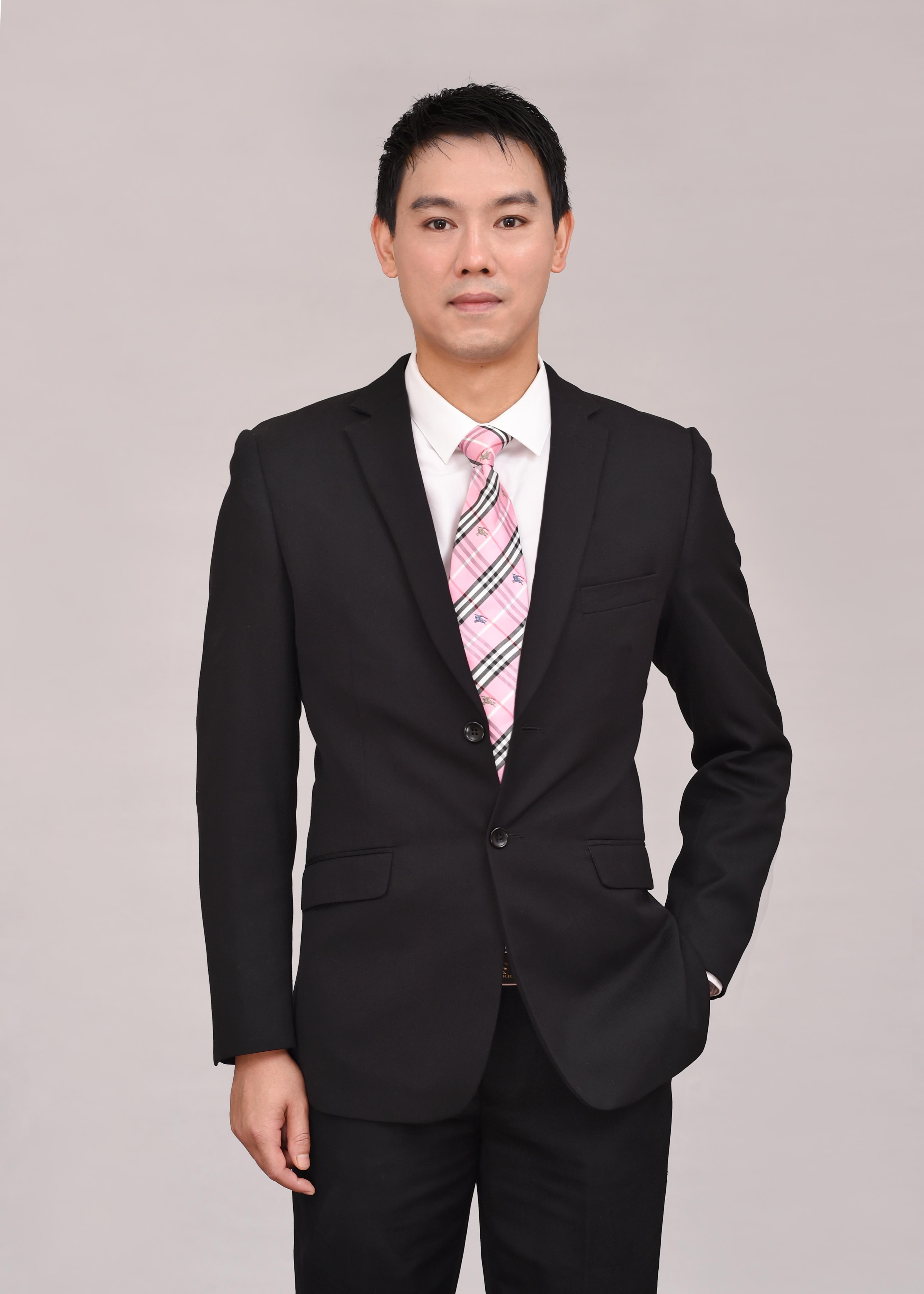 邓华英 项目运营总监